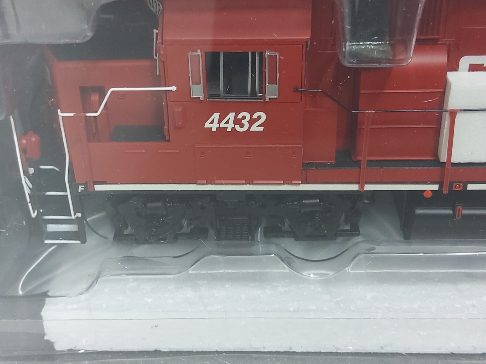 athearn ho GENESIS GP38-2 CANADIAN PACIFIC NUMBER 4432 WITH SOUND