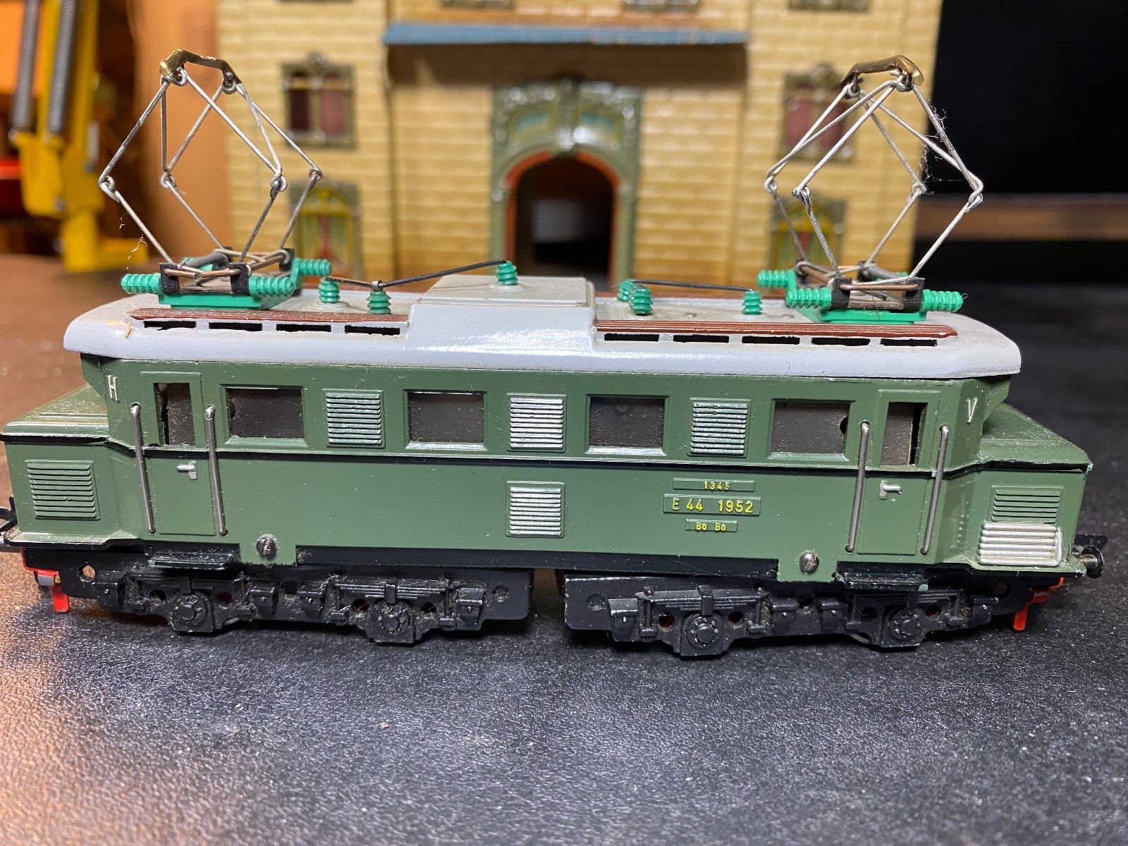 VINTAGE 1953 FLEISCHMANN HO ELECTRIC LOCOMOTIVE NO. 1335-G ORIGINAL BOX