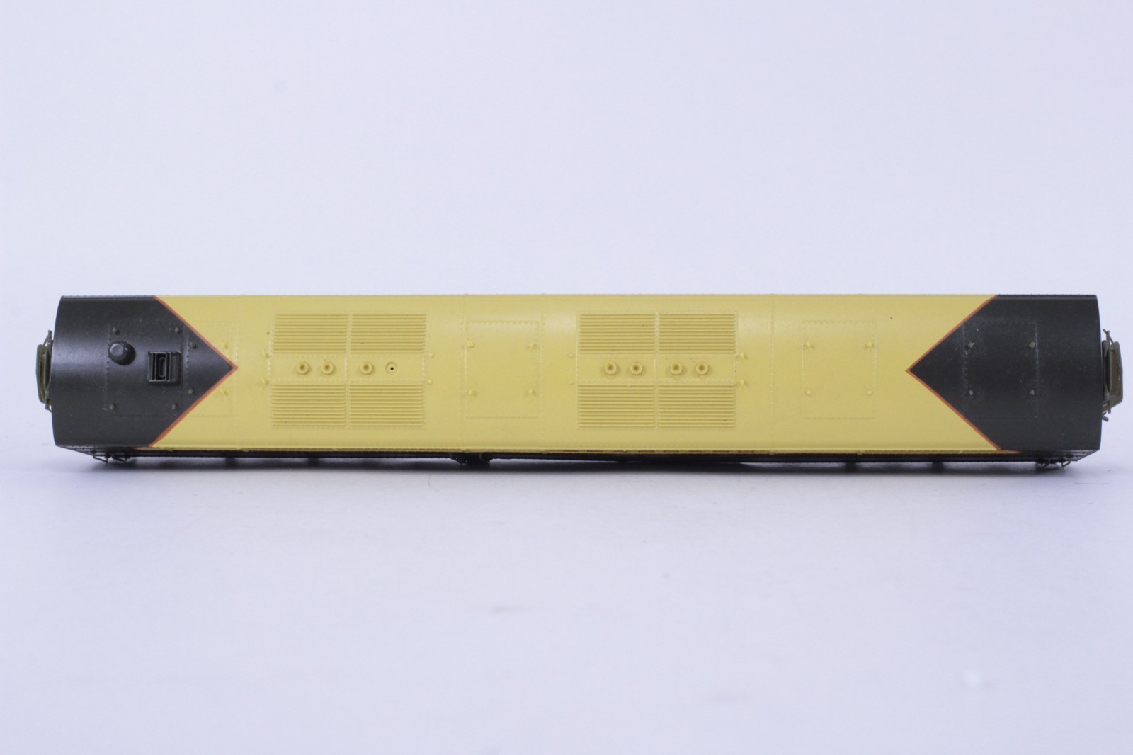 Life Like Proto 2000 HO Scale Seaboard #3105 E7B Non-Powered Locomotive
