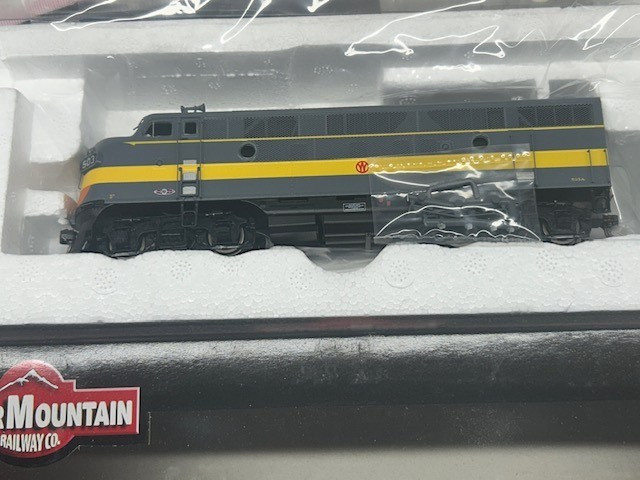 NEW YORK ONTARIO & WESTERN F3A unit EMD DIESEL LOCO- DC / DCC Ready HO Scale NEW