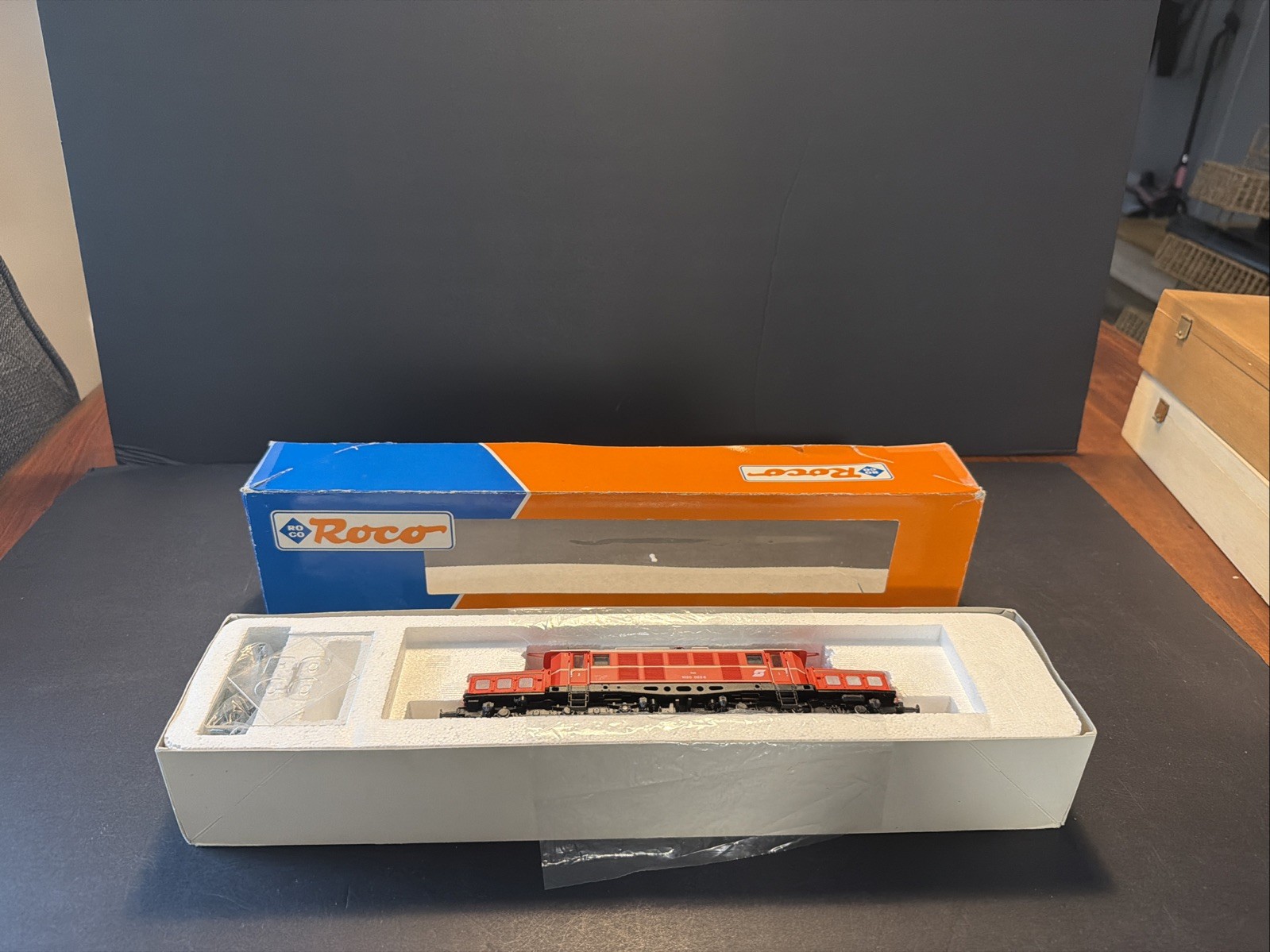 HO ROCO 43485 OBB BR 1020 RED CROCODILE ELECTRIC LOCO R.52