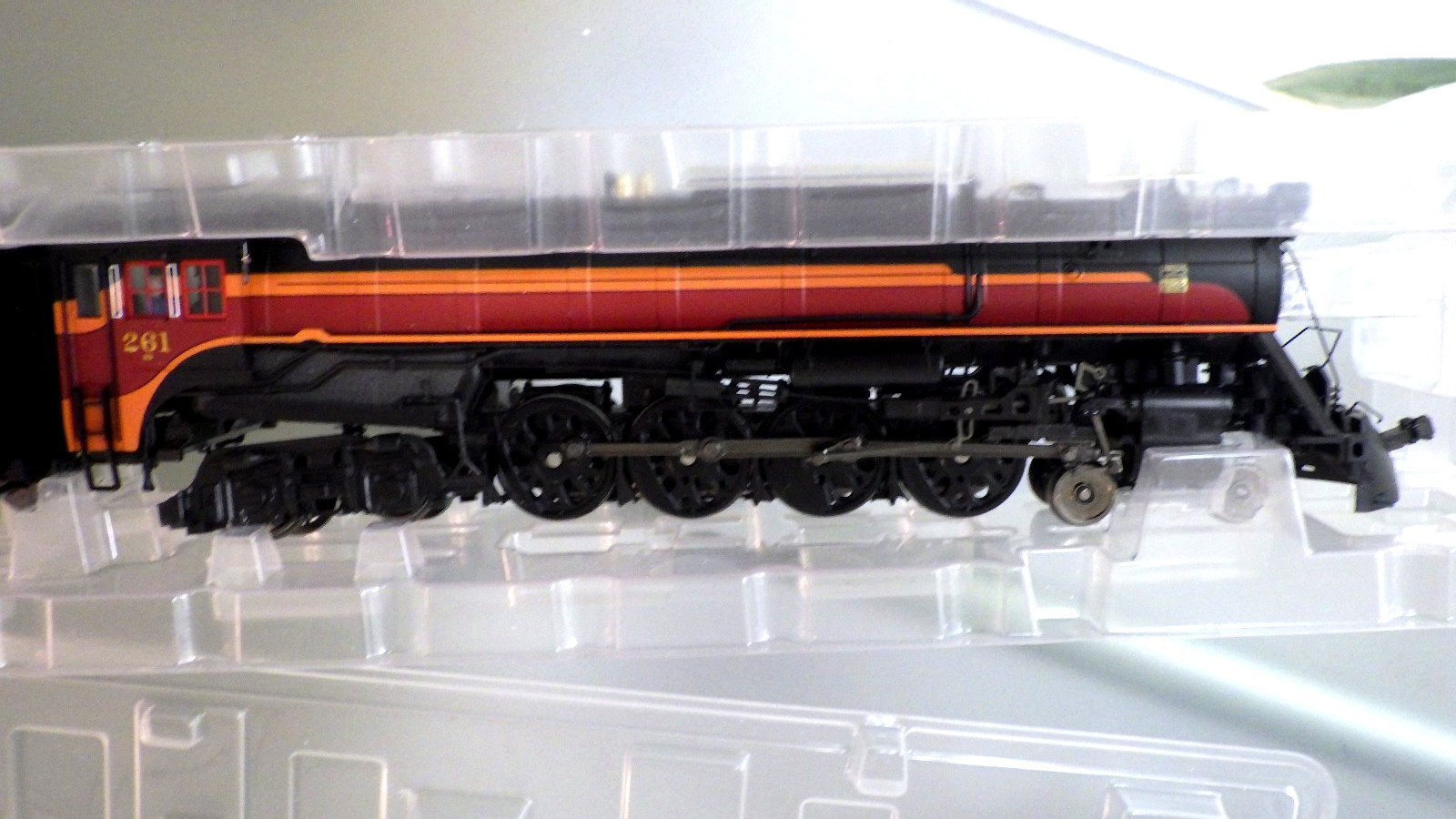 HO-Broadway Limited PARAGON4 Milw HIAWATHA S3 4-8-4 Locomotive *Box SOUND/DC/DCC