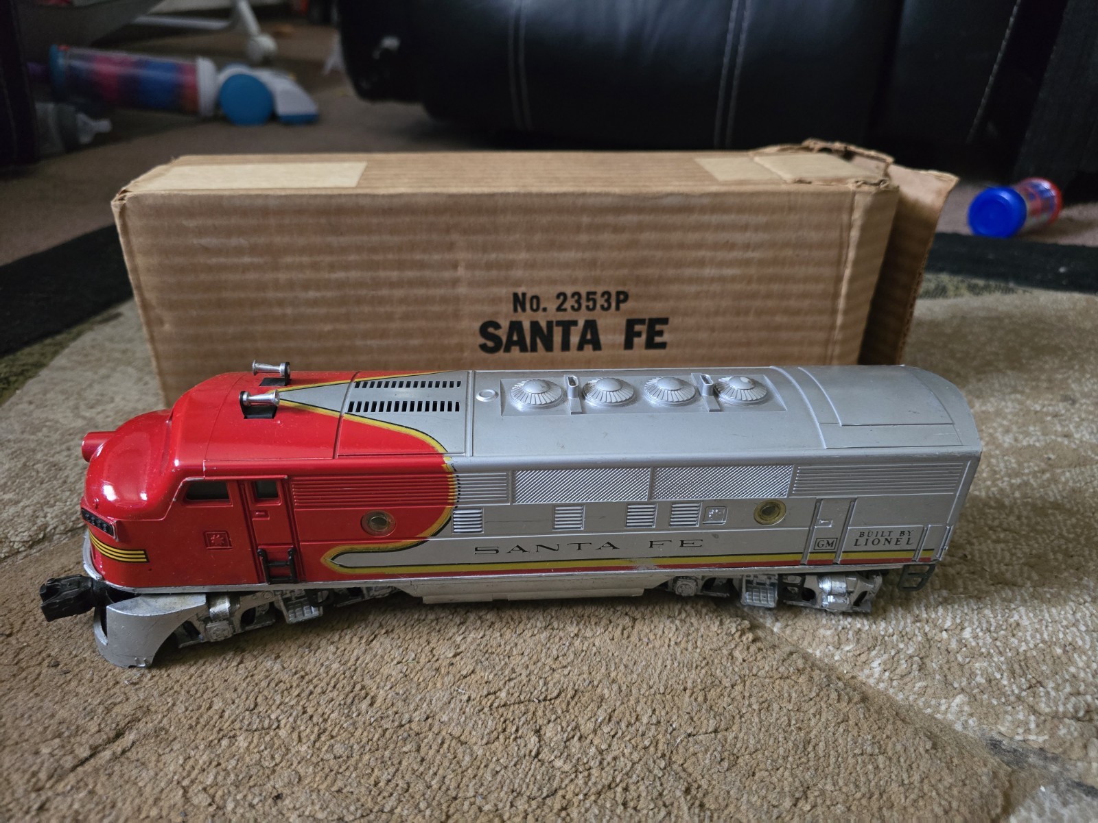 Lionel O Gauge Diesel Locomotive Santa Fe 2353P 1:48 Silver Red