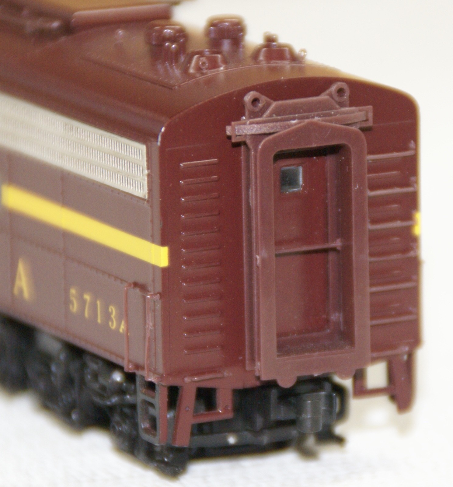 Proro 2000 HO Pair of EMD E8/E9 PRR Pennsylvania #5713 and #5797, DCC, No Sound