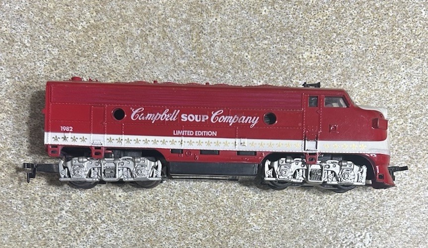 Campbell Soup Company Limited Edition HO Diesel Locomotive Red White Silver 1982