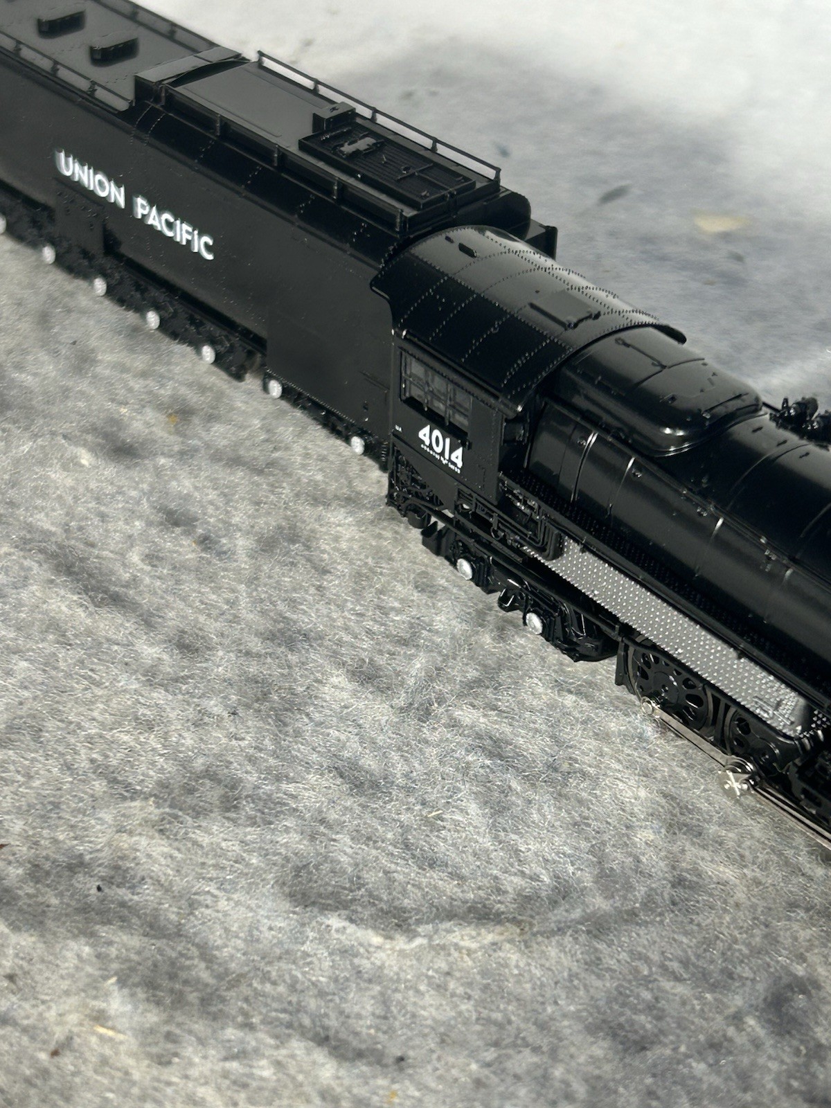 Gorgeous KATO Union Pacific Big Boy Steam Locomotive, 4-8-8-4 # 4014 N Gauge