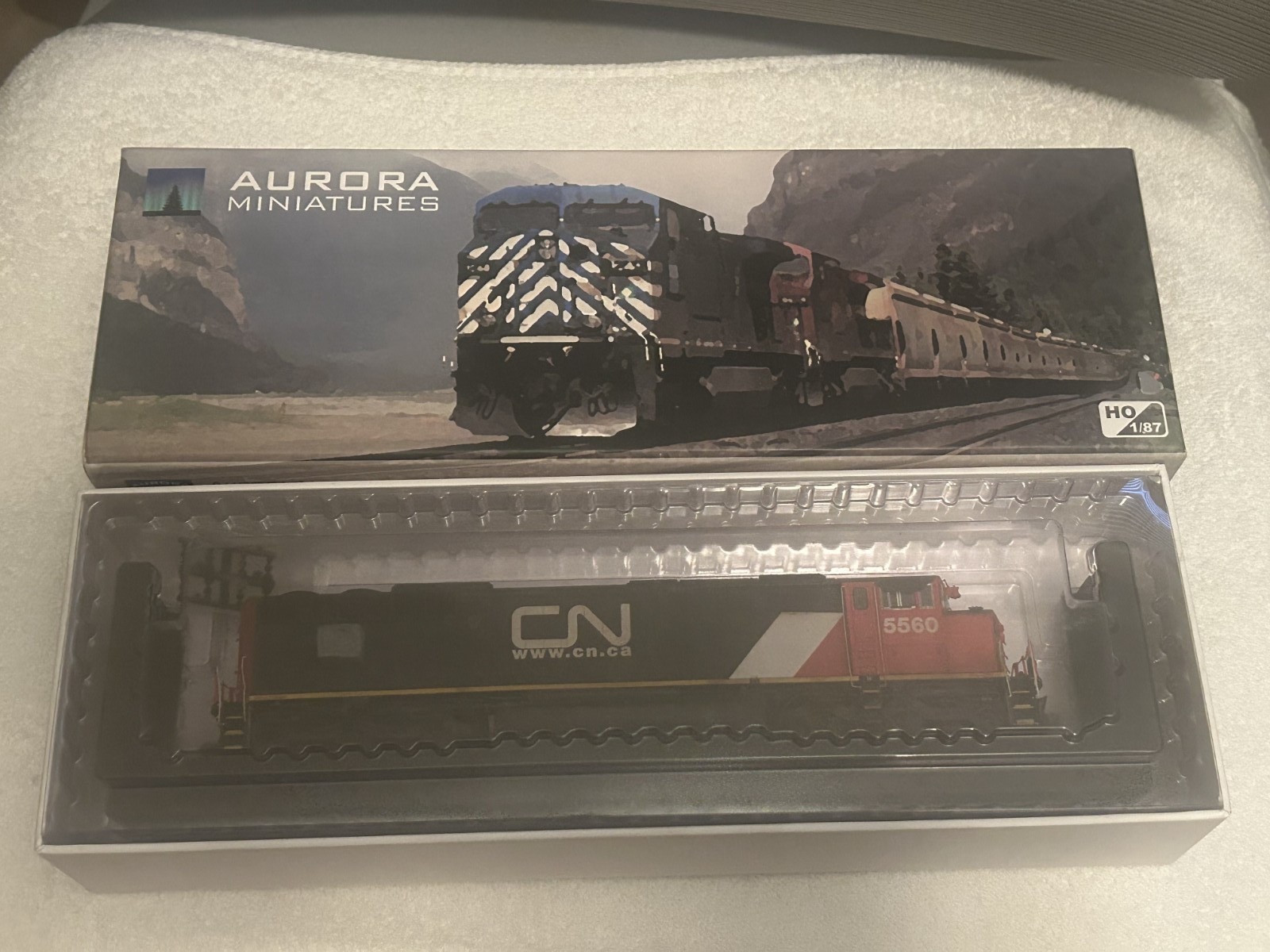 HO Scale Aurora Miniatures SD60FCN #5560 DCC And Sound