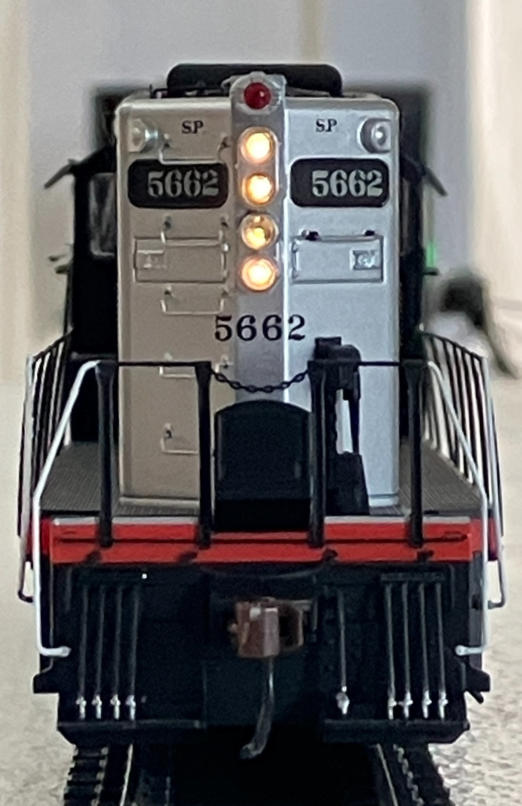 Athearn Genesis HO EMD GP9 SP5662- Soundtraxx DCC Sound with Supercapacitor- NEW
