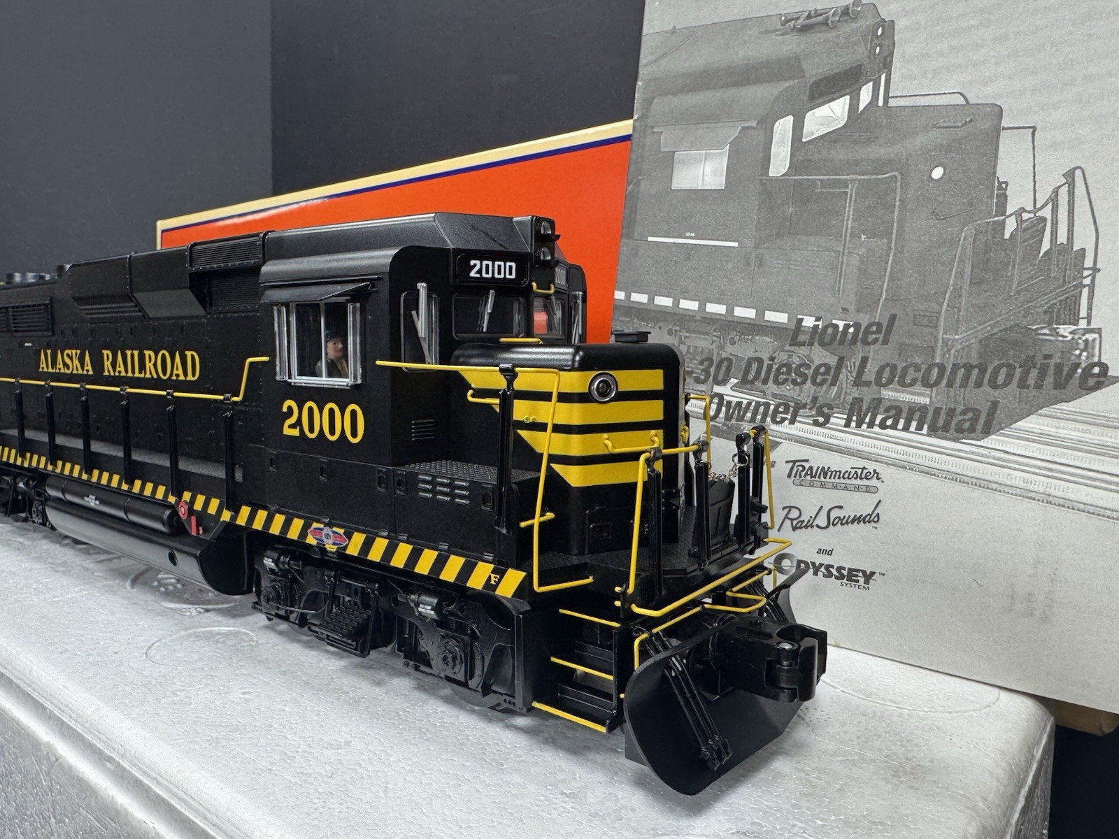 Lionel 6-28839 TMCC Alaska Railroad ARR GP30 diesel engine #2000 LNIB