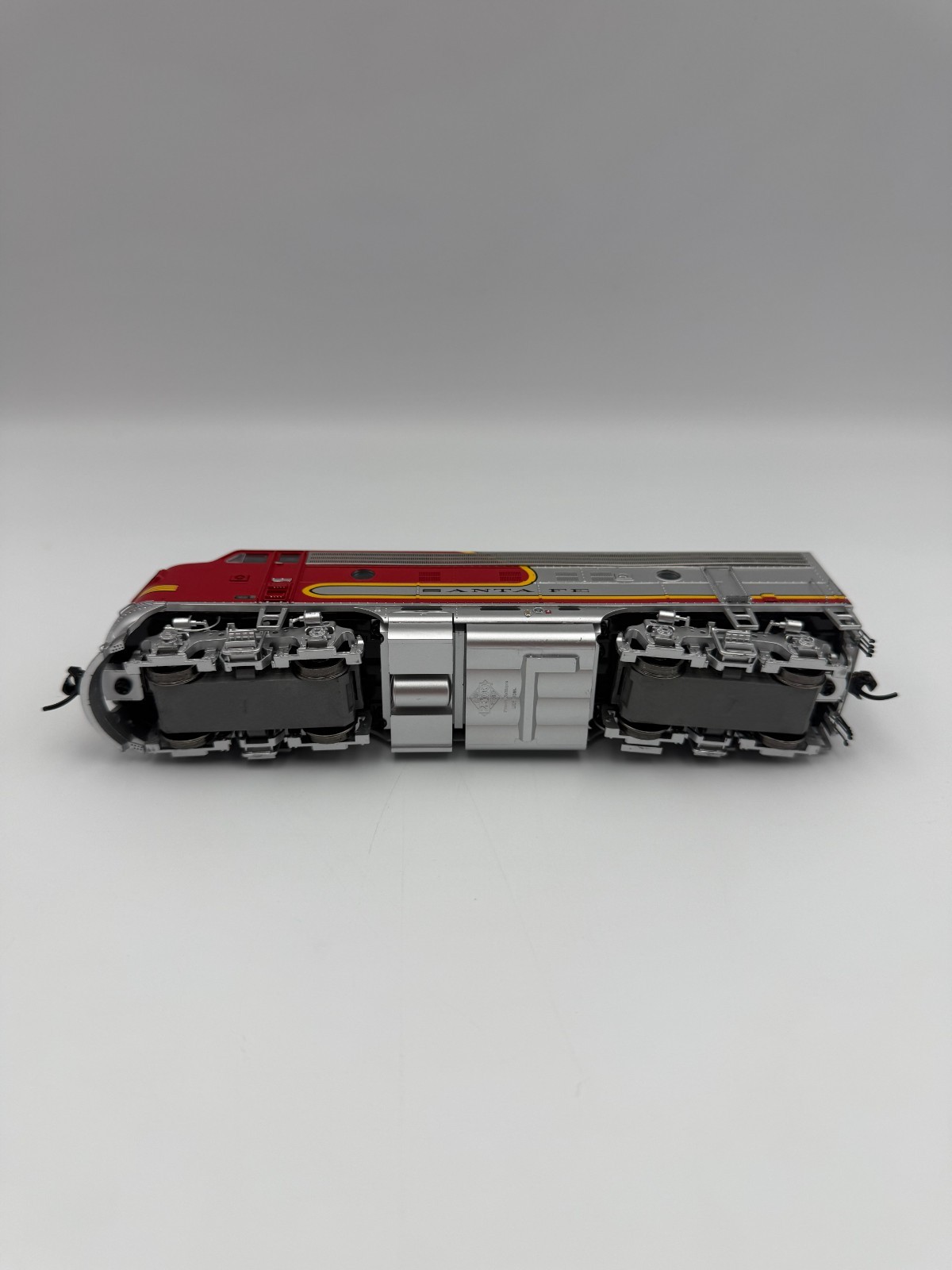HO Walthers Proto 2000 Modernized F3A Santa Fe #16-L. Factory DCC/Sound. NIB