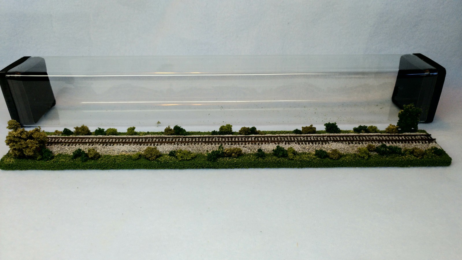 Z SCALE 14″ DISPLAY TUBE – “SUMMER SCENE” – FOR ANY Z LOCOS AND CARS