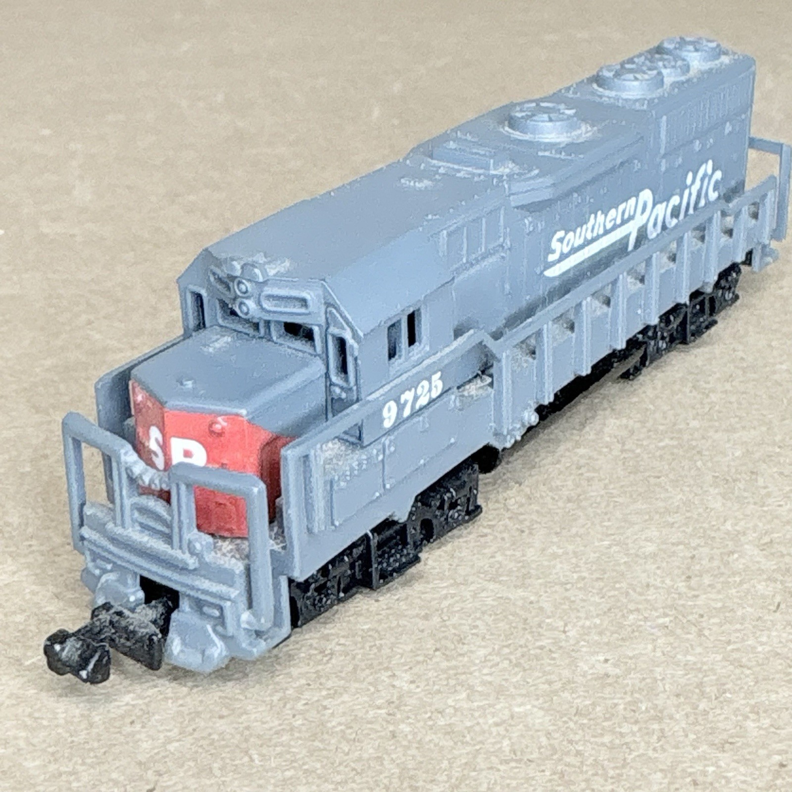 Southern Pacific High Speed N Scale Locomotive 9725 Model Train No 418 NO Box
