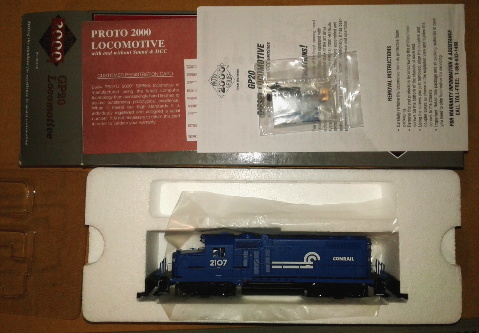 HO SCALE WALTHERS PROTO 2000 EMD GP20 CONRAIL #2107 920-48555