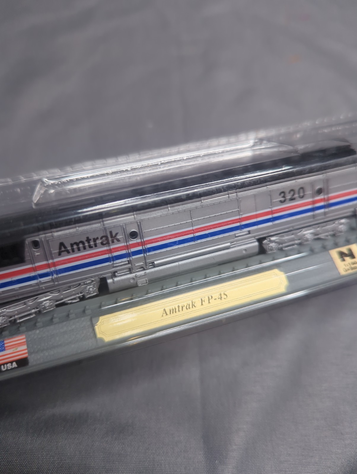 Del Prado N Scale Amtrak FP-45 Display Model Locomotive #320- 1:160 Sealed Box