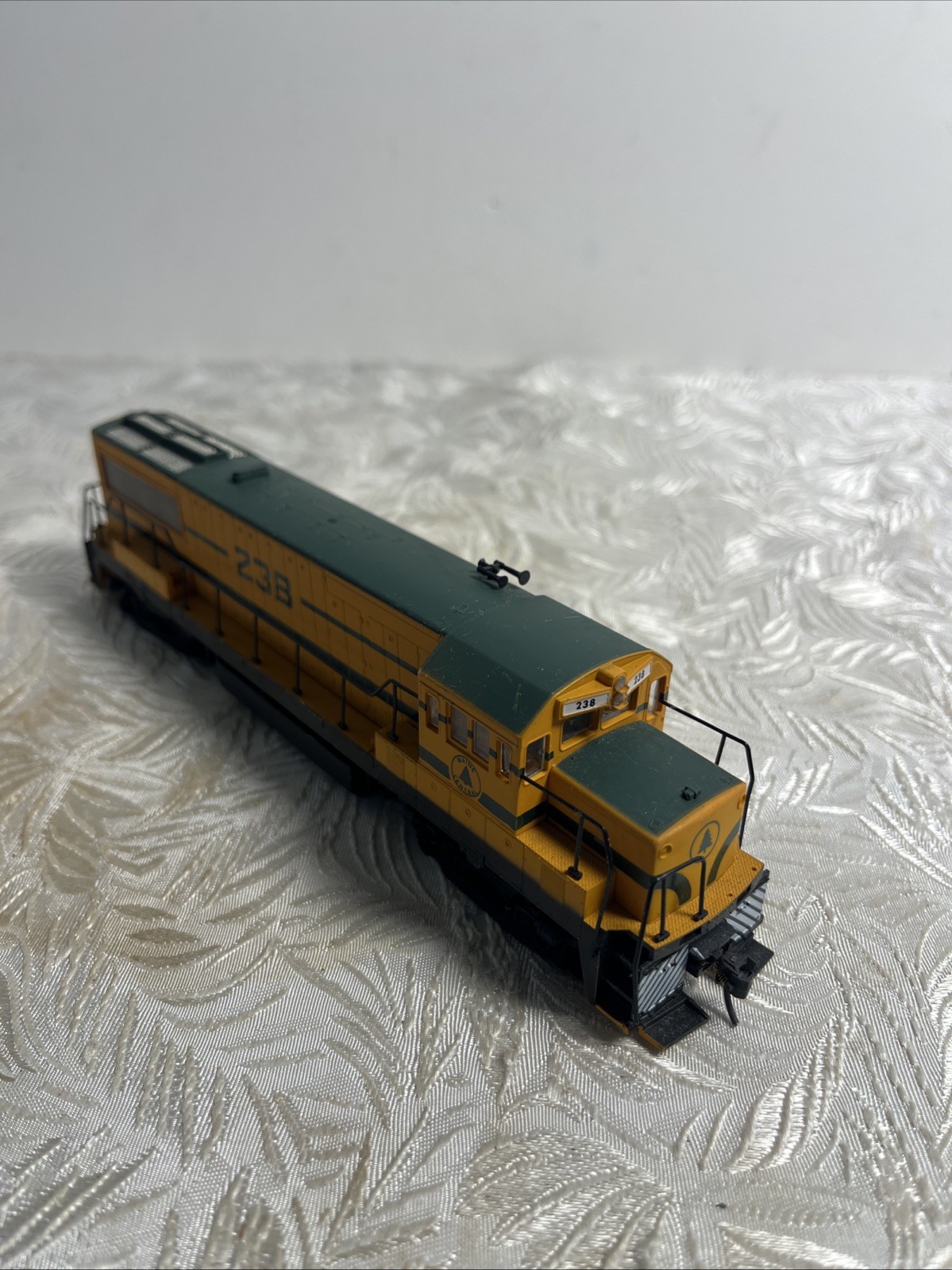 HO KATO Maine Central 238 Locomotive
