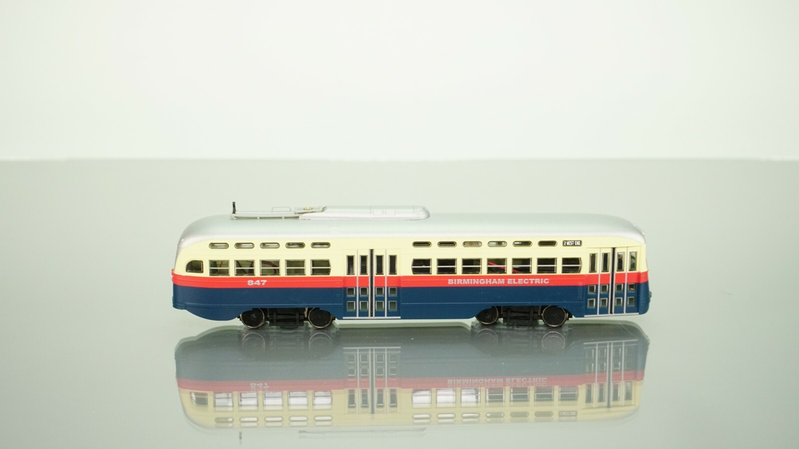Bowser Post-War PCC Streetcar Birmingham Electric BEC DCC Ready HO scale