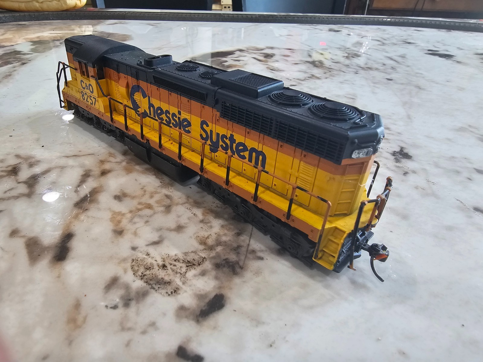 Pair Atlas HO Custom Chessie System C&O SD24 High Hood Diesel Locos 8256 8257