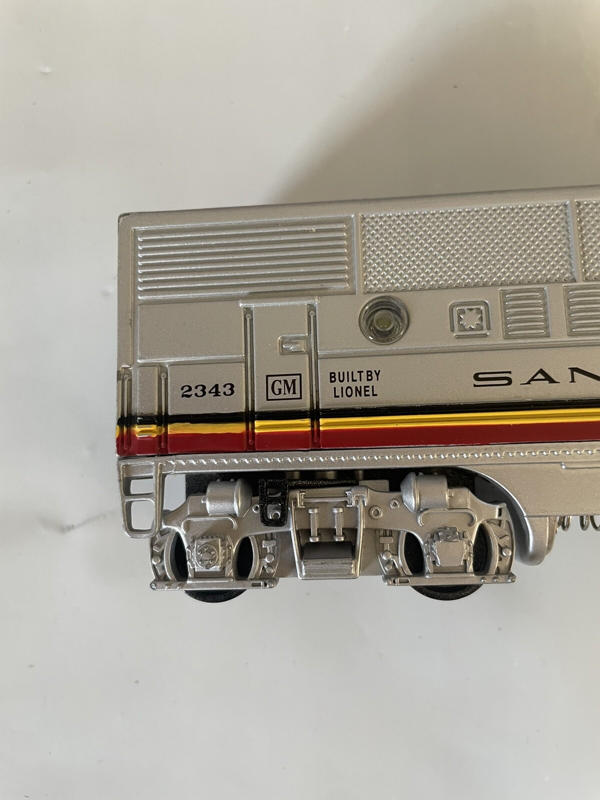 Untested On Track – Has Light And Sound – Lionel Santa Fe 2343 Model Train