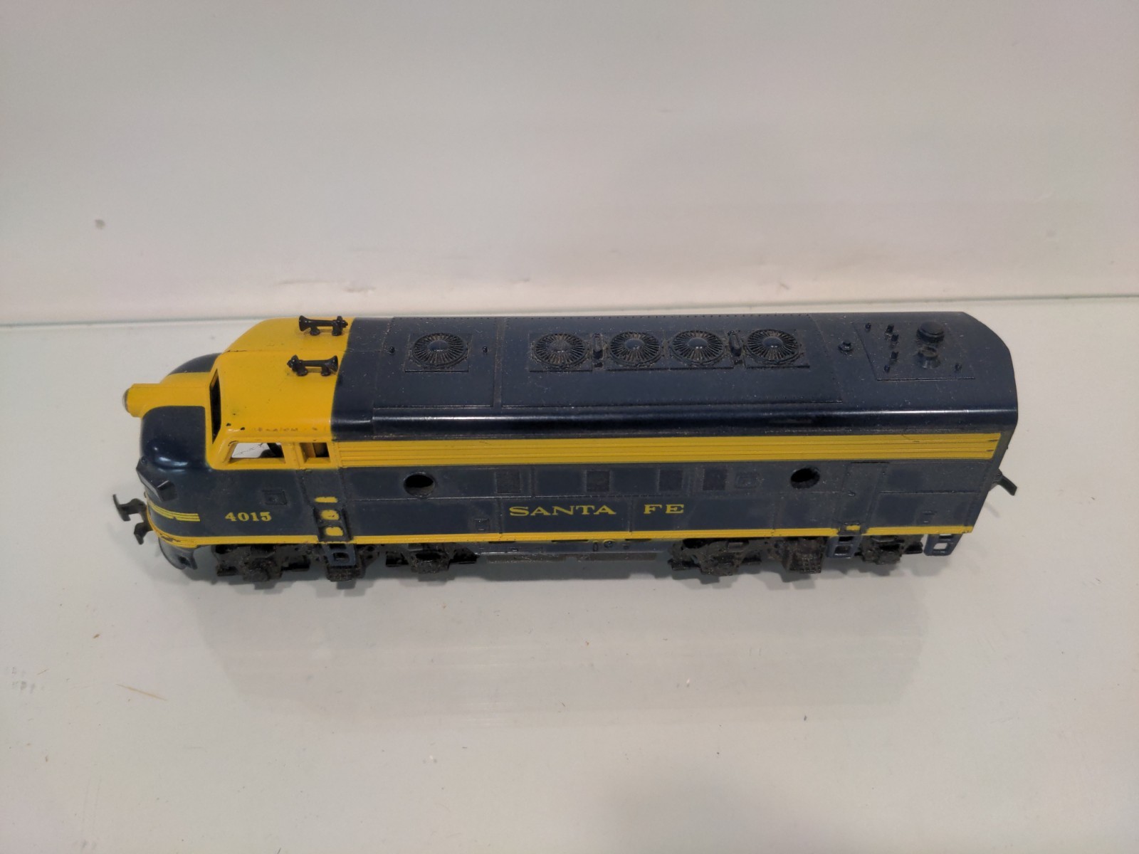 HO Mantua Tyco Santa Fe 4015 Diesel Locomotive Engine TESTED Blue/Yellow
