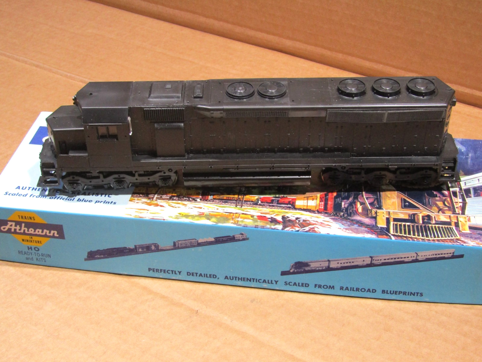 Athearn HO Locomotive 4160 SD45 Powered Undecorated