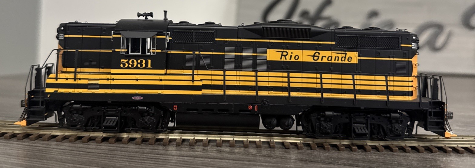 Athearn Genesis HO #ATHG64052 Rio Grande GP9 #5931 – DCC Ready & LNIB!
