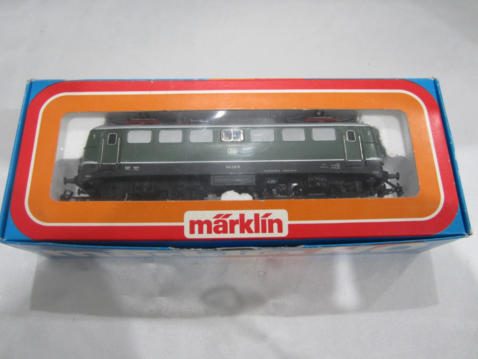 Marklin 3040 HO DB Electric Locomotive, 3 Rail AC (Analogue)