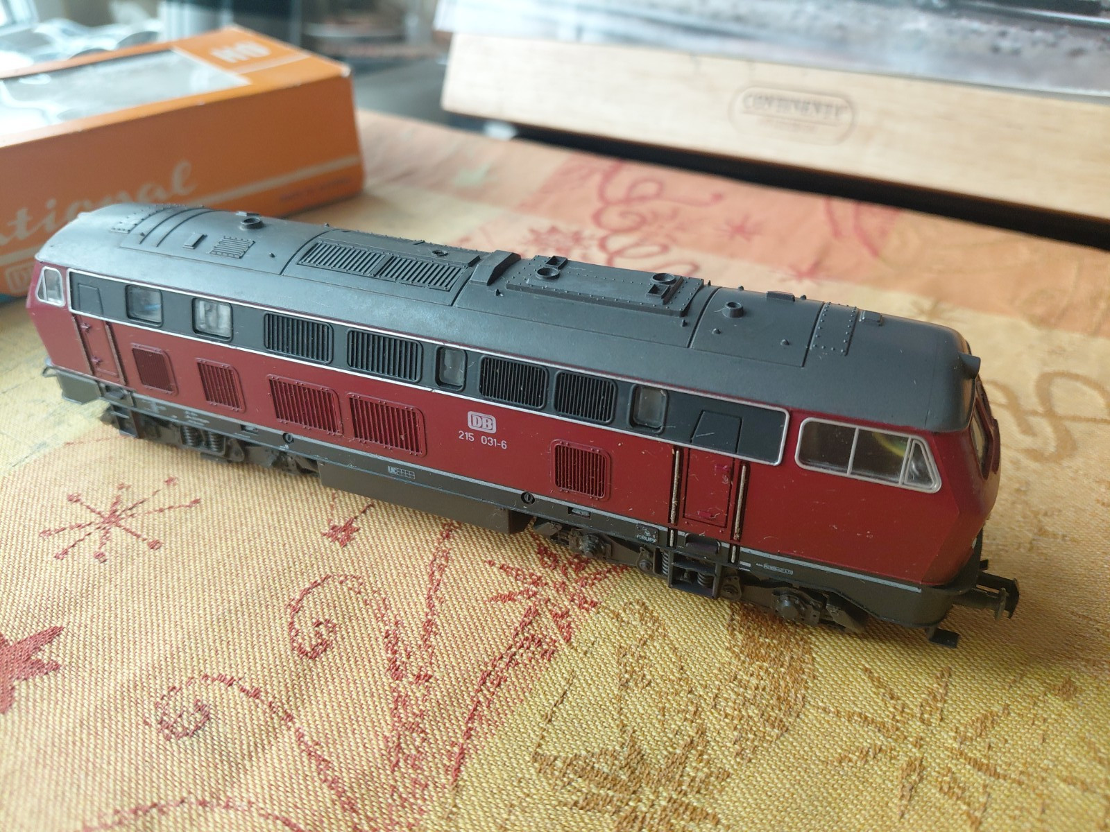 Roco Diesel Locomotive V215 031-6 Deutsche Bundesbahn BR 215 H0 DC Analog