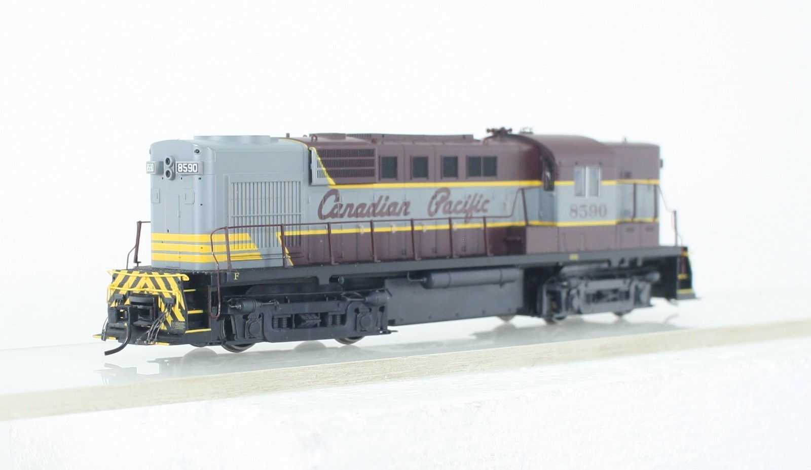 HO Scale Proto 1000 Canadian National RS-10 Switcher #8590 See Description