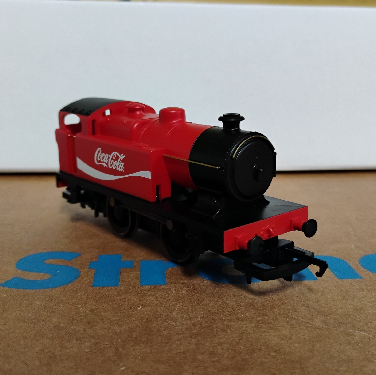 Hornby COCA-COLA 0-4-0 STEAM LOCO. OO Gauge. New!