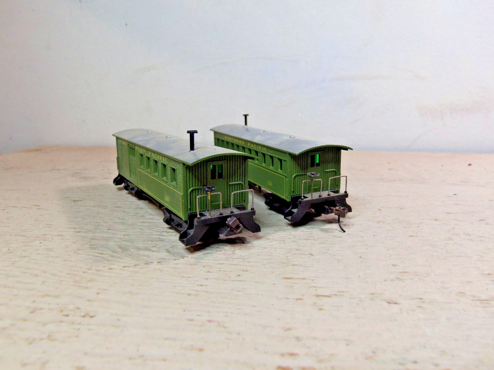 HO Scale Mehano Santa FE 2-6-0 Steam Loco Tested, Passenger Cars, Caboose