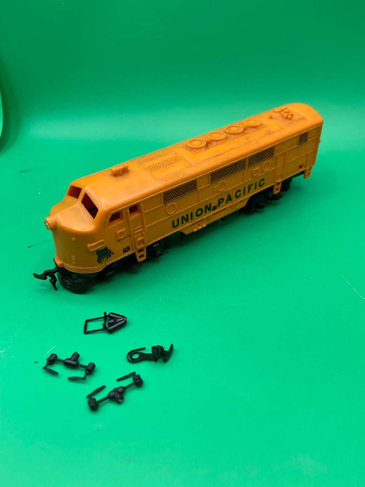 MARX Union Pacific Locomotive Train Transformer 6607 Rails.