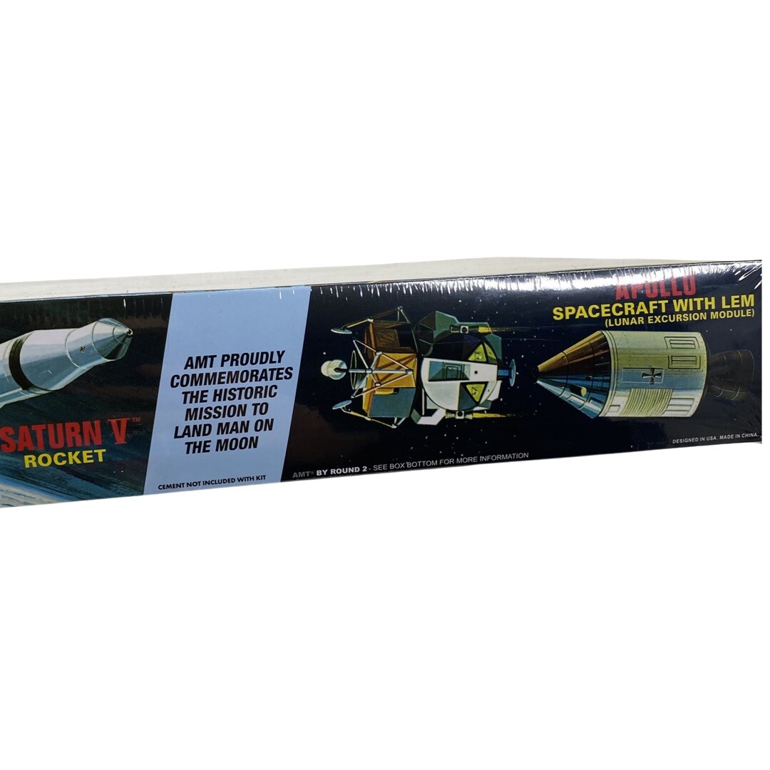 AMT Saturn V Rocket and Apollo 1/200 Scale AMT1174 Plastic Model Kit Spacecraft