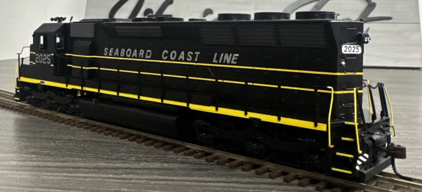 Athearn HO #95447 Seaboard Coast Line SD45 Diesel Loco #2025 – DCC Ready & LNIB!