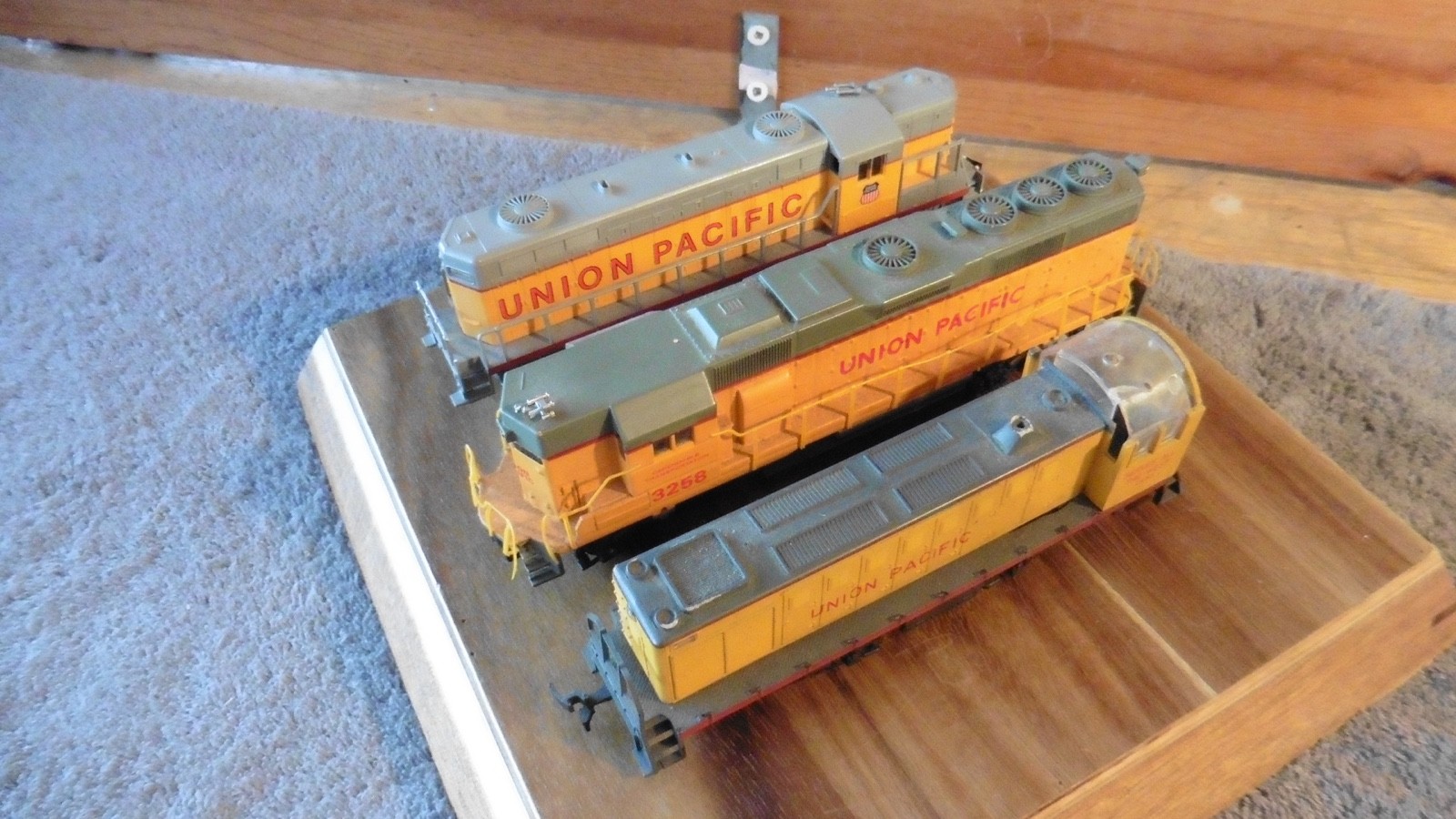 3 Miniature Union Pacific Replica Locomotive Die Cast Trains #3258 #2452 RSO