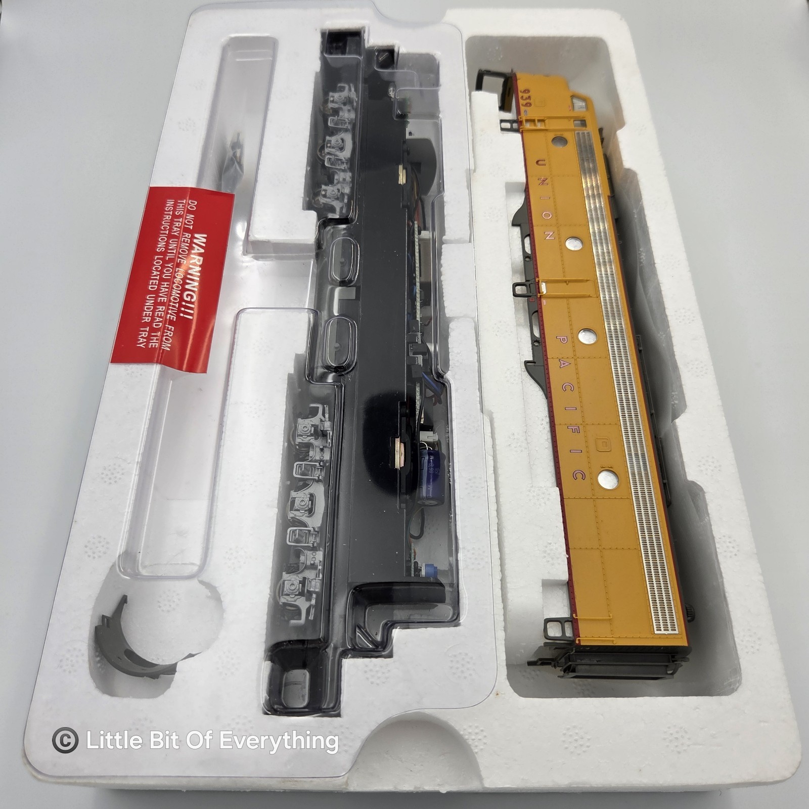 Proto 2000 Union Pacific E8/9 Locomotive #939 w/Sound, DCC, Mars Light 920-31740