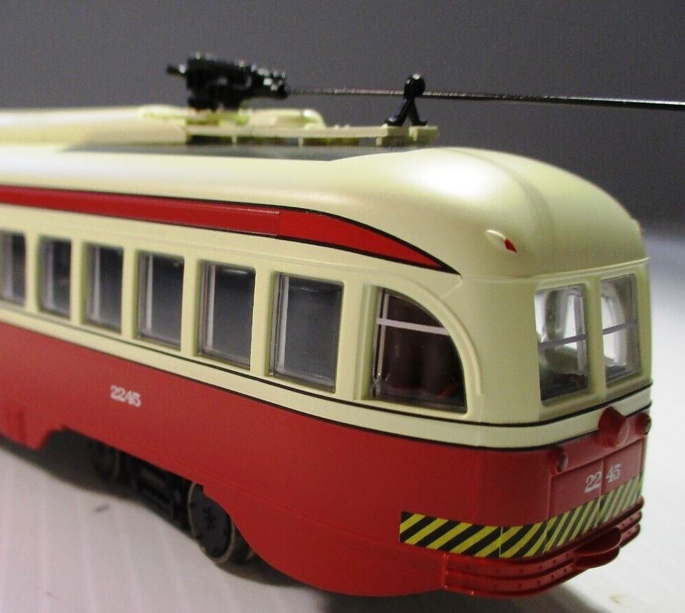 Bowser HO Scale, PCC Car, Philadelphia (SEPTA) Car #2245 TTC Red Scheme.
