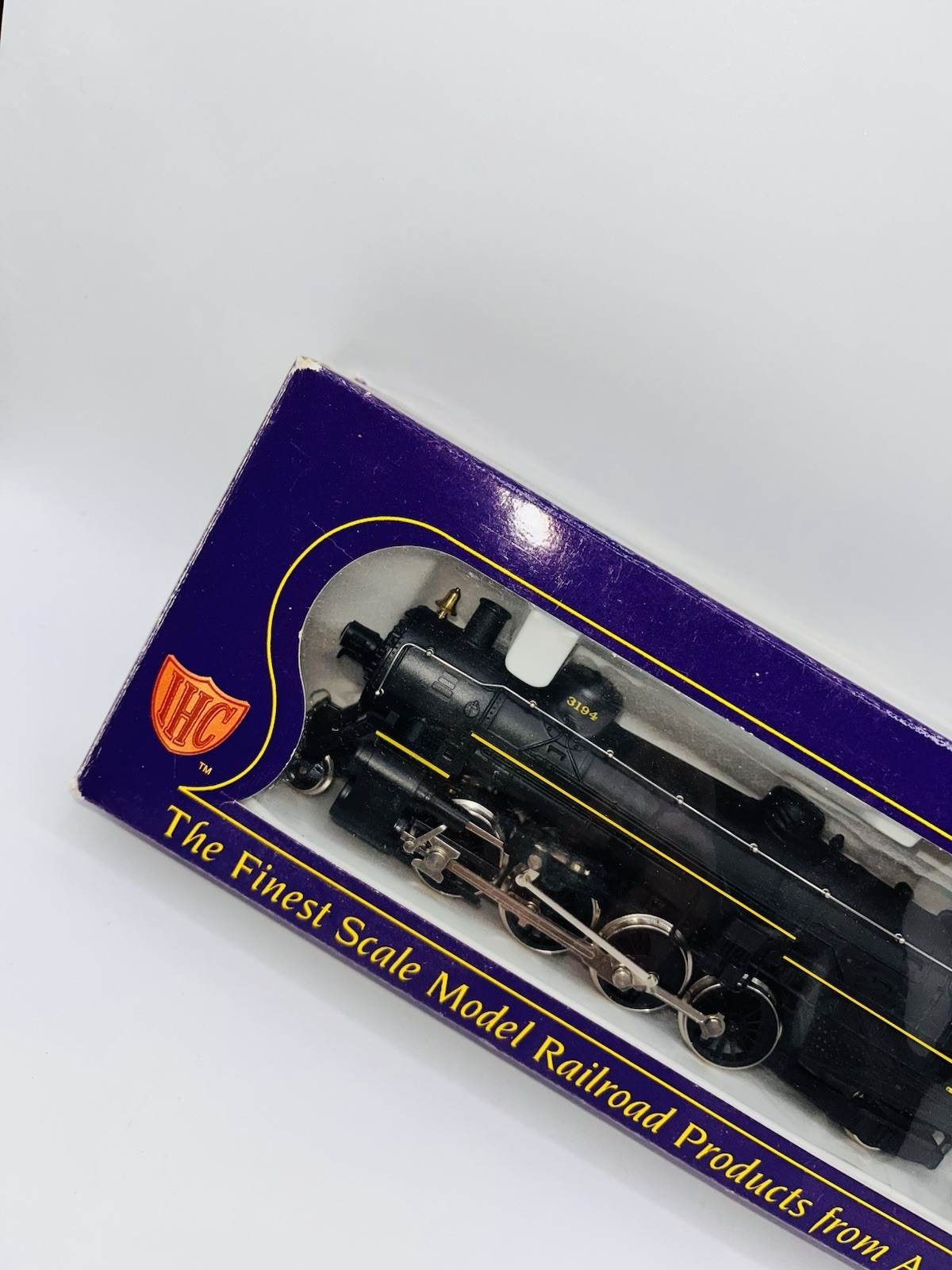 IHC Erie Railroad 2-8-2 Locomotive & Tender M9820