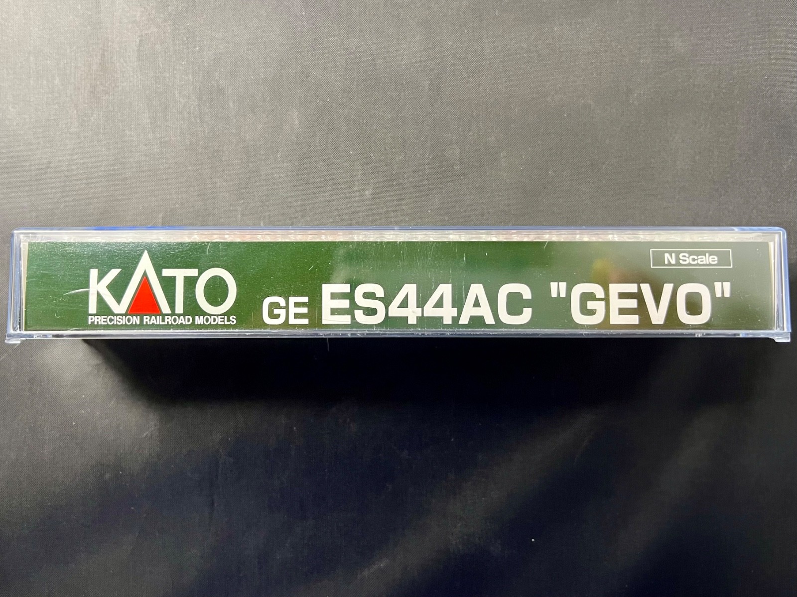 Kato n scale 176-8906 GE ES44AC “GEVO” BNSF #5942 Swoosh