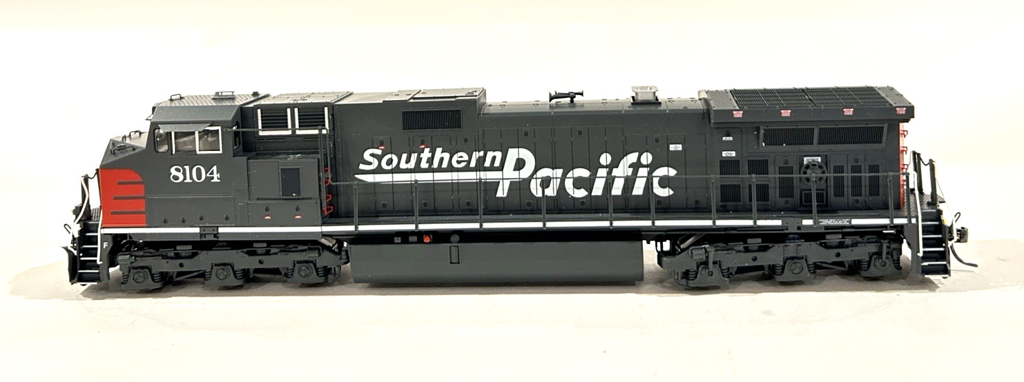 HO Scale KATO 37-6630 Southern Pacific SP GE C44-9W Diesel #8104 DCC Friendly