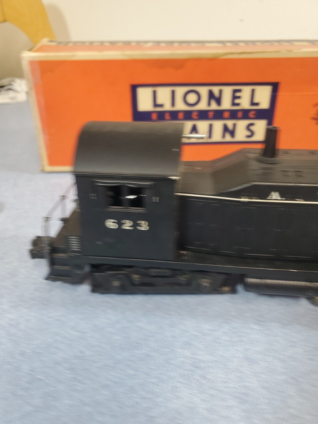 Lionel Postwar AT&SF 623 Diesel Loco Switcher serviced & ready to work !