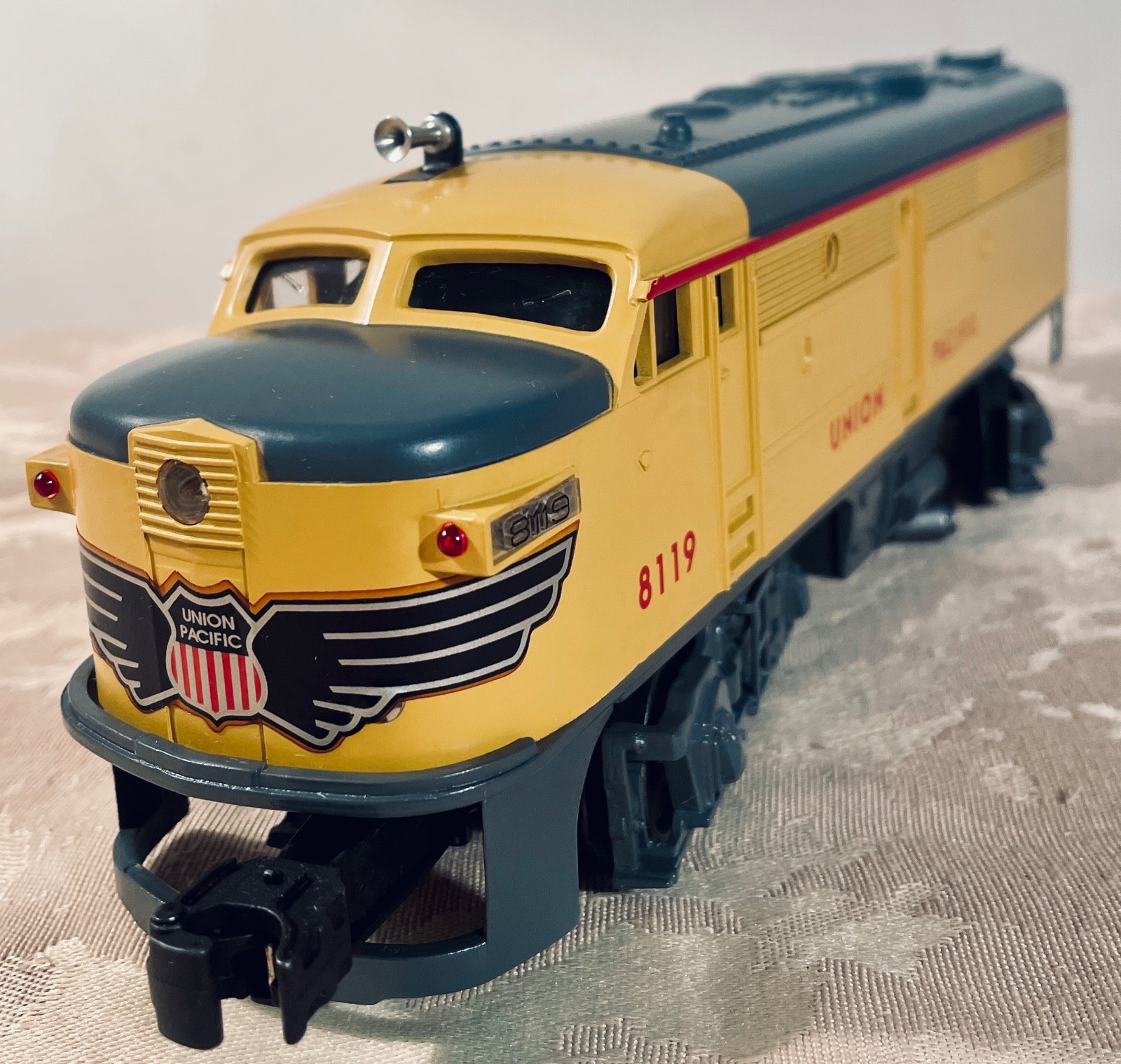 Lionel 6-18119 Union Pacific FA-2 AA Locomotives, 1994, New
