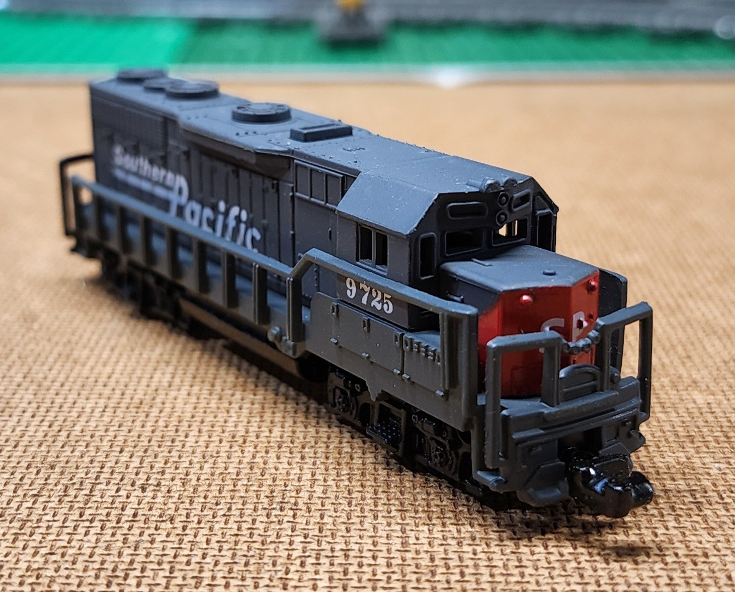 Readers Digest N Scale Southern Pacific Locomotive 9725