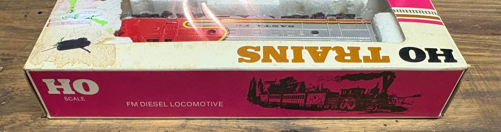 PlayArt HO Scale Santa Fe F-Unit Diesel Locomotive Warbonnet AT&SF TESTED Runs