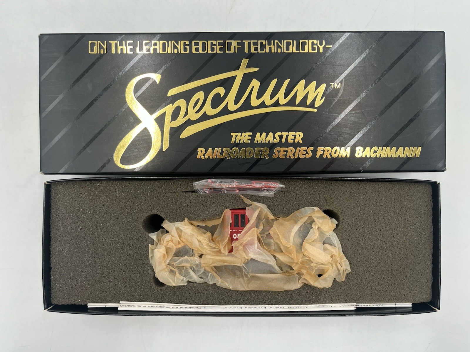 Ho Scale Bachmann Spectrum 80020 GE Diesel Switchers New Haven 0817