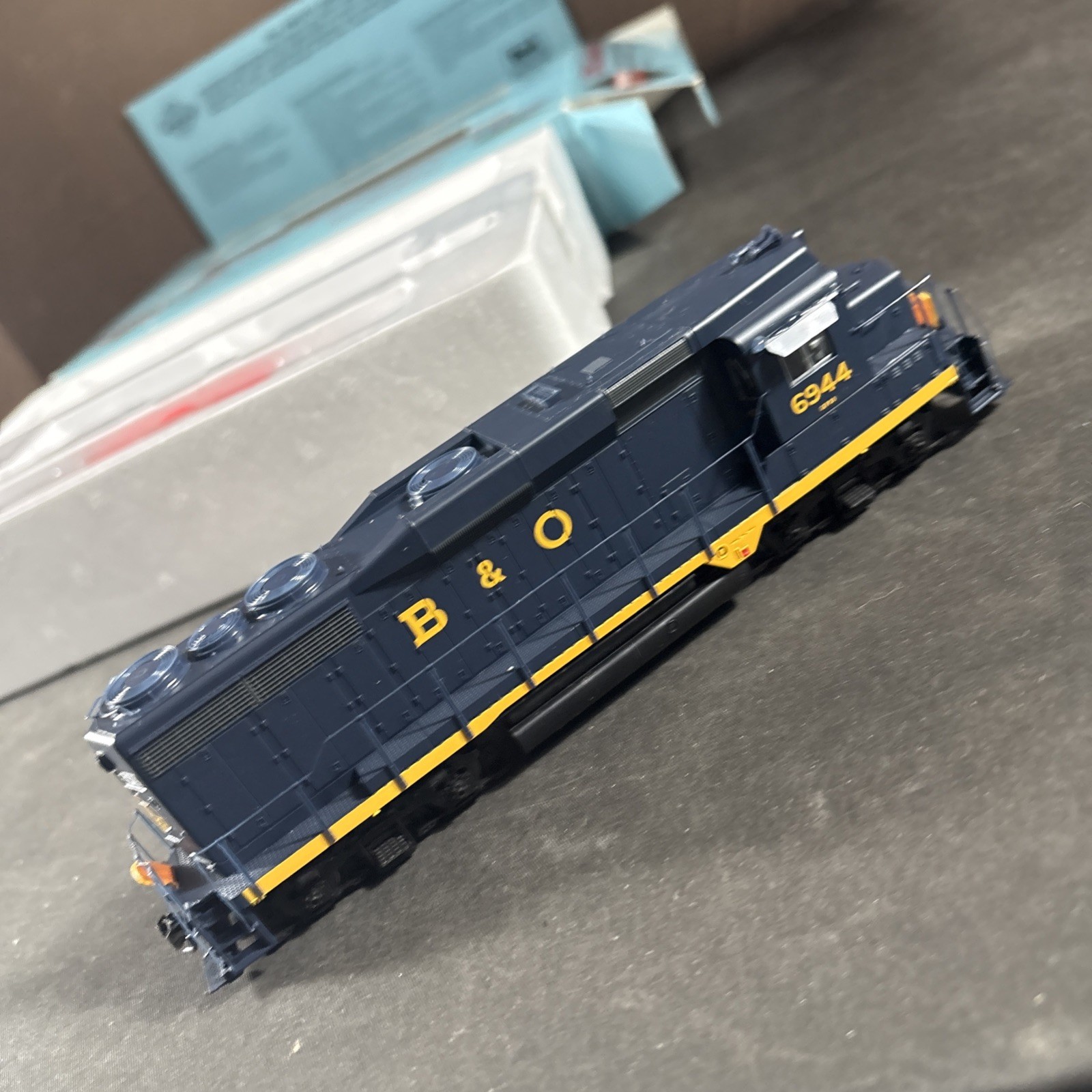 PROTO 2000 HO SCALE LOCOMOTIVE GP30 ASSEMBLED WORKING LN 21512 B&O 6944 DCC