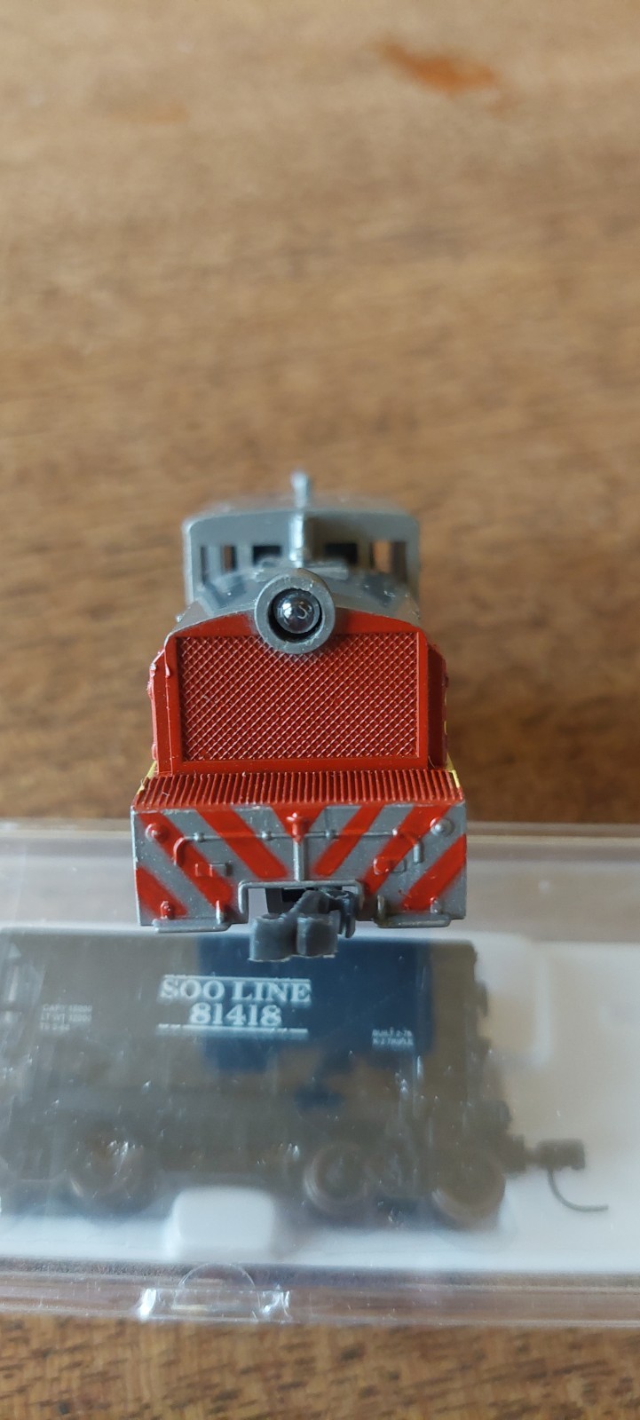 n scale Santa Fe Diesel Switcher Locomotive Red/silver/ yellow. runs perfectly.