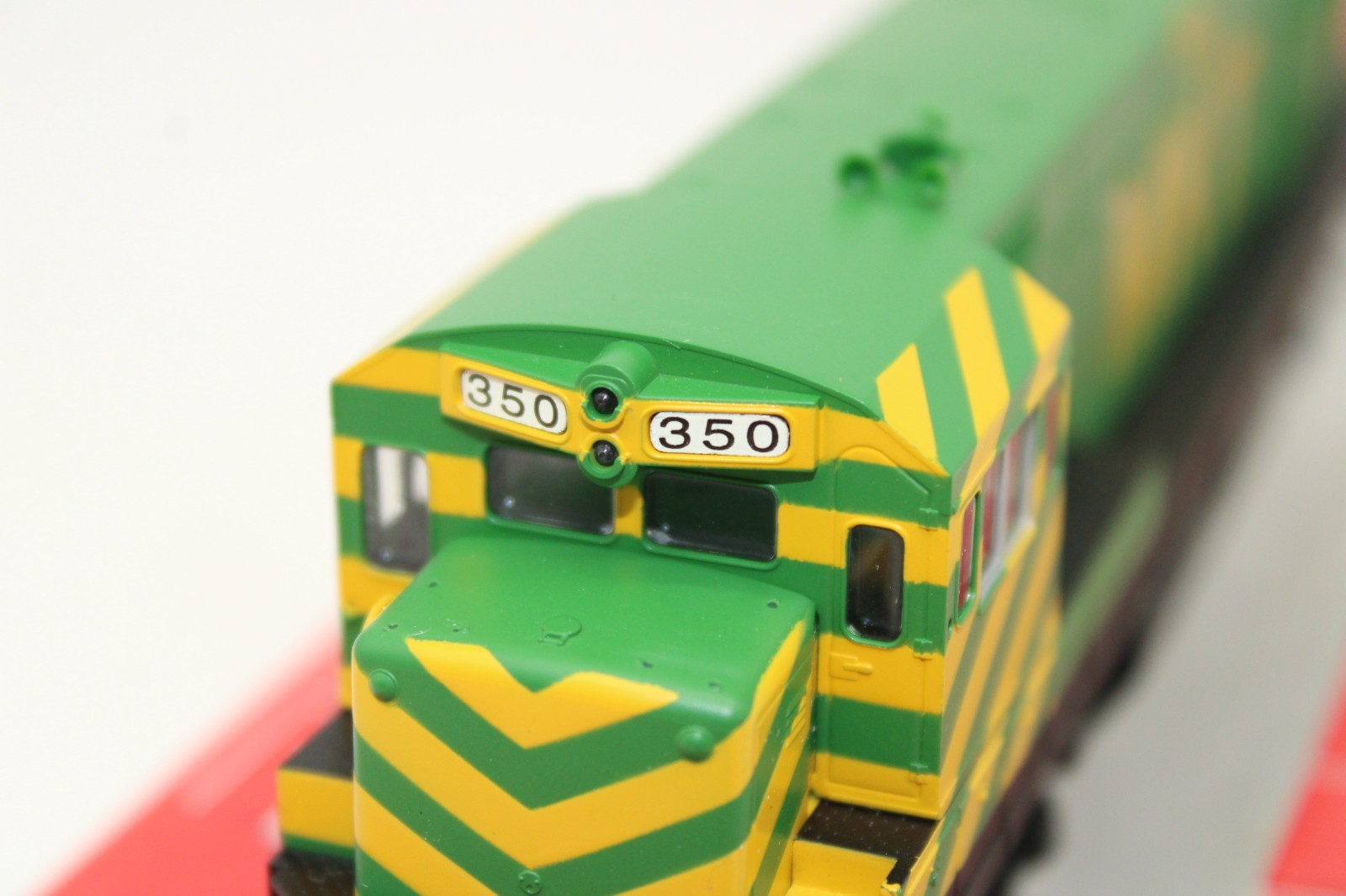 Atlas HO Scale MKT Missouri Kansas Texas GE U23B Diesel Locomotive #350 DCC Rdy