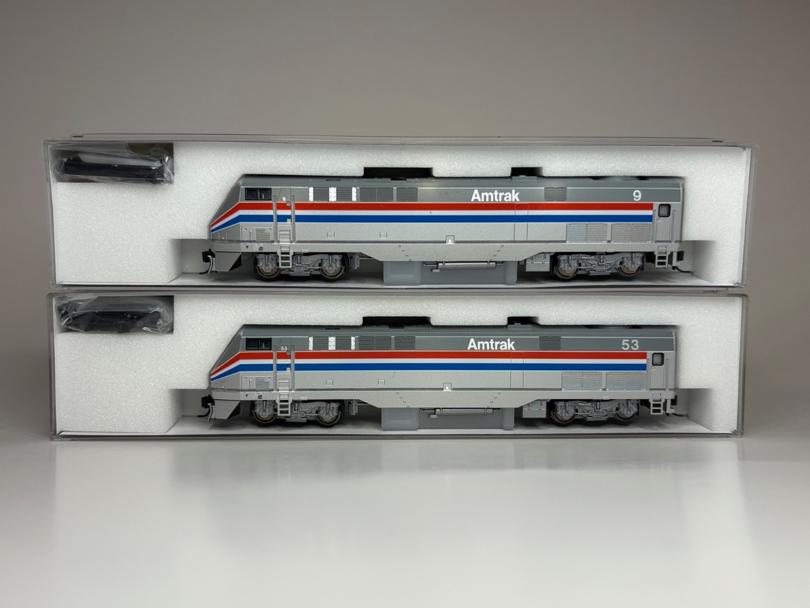 Kato n scale Amtrak P42 Phase III Set of 2 #9, #53 Very Clean! MPN #106-6101