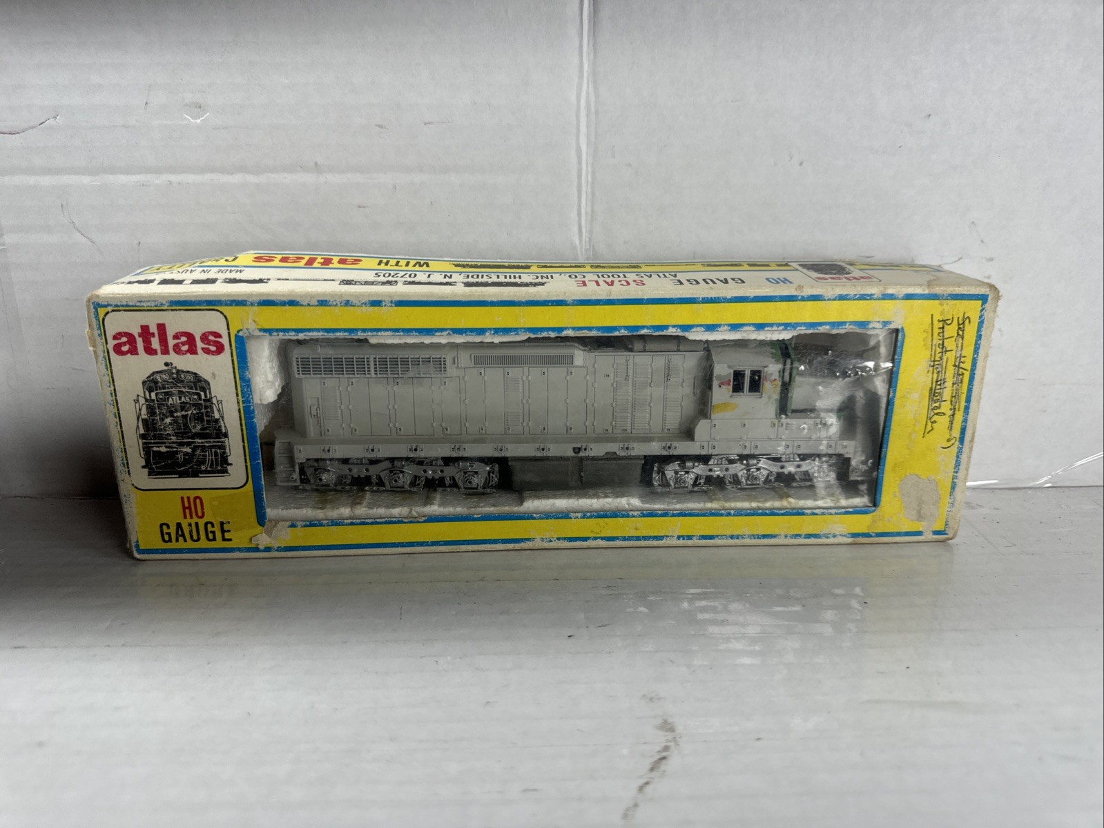 Atlas Ho Scale SD35 I’m Decorated Diesel Locomotive Engine For Train Set Layout