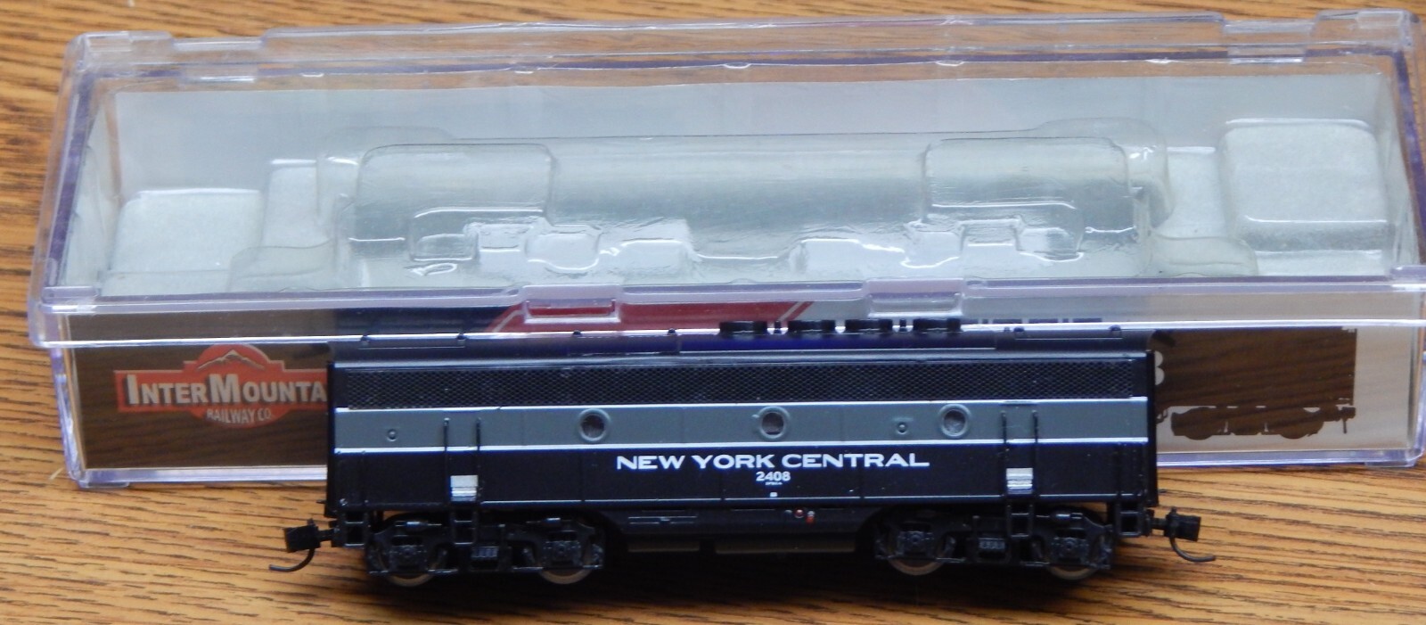 INTERMOUNTAIN 69801-03 NYC EMD F3B POWERED LOCO USED VERY LITTLE W/BOX N SCALE